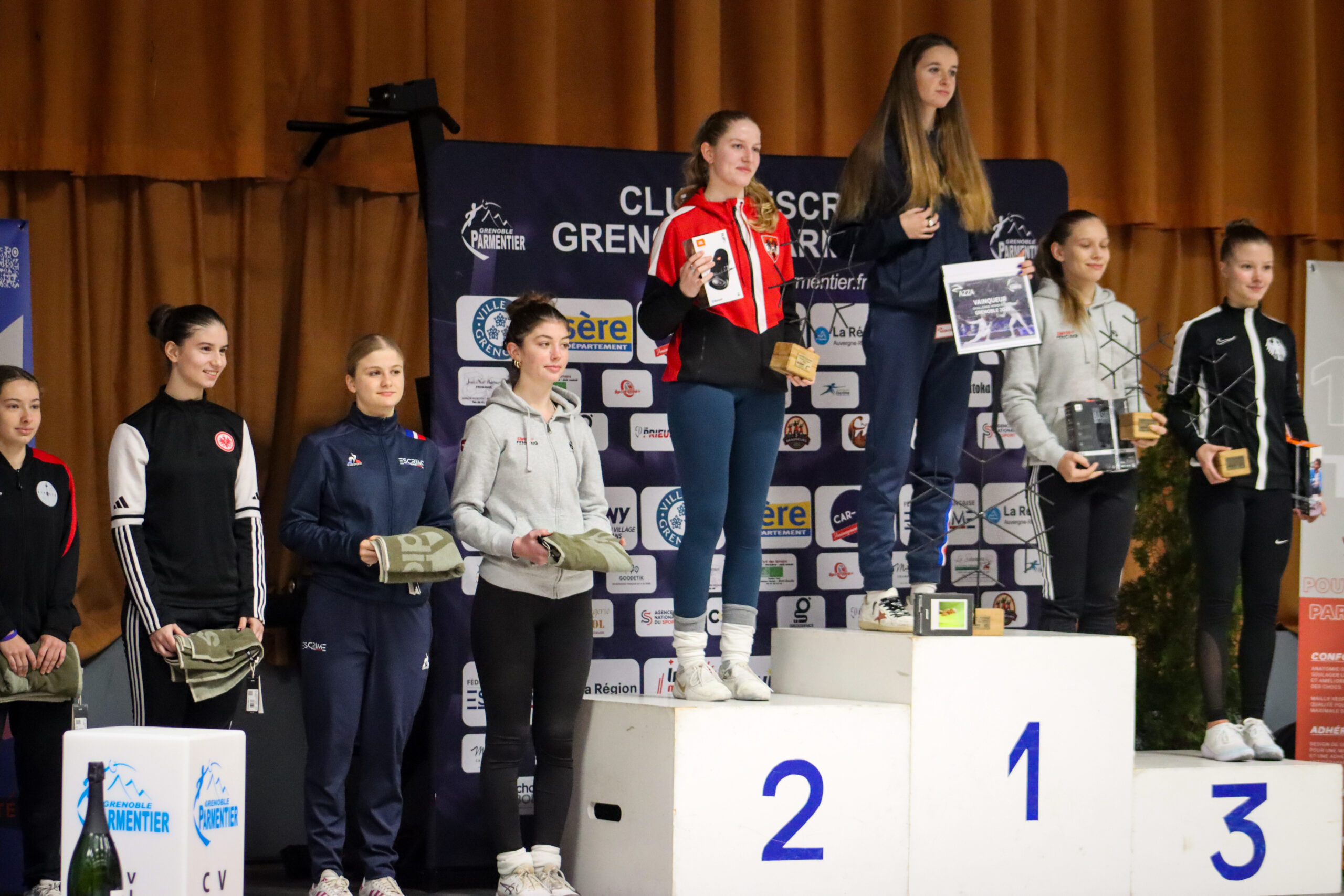Charlotte Loué remporte le Challenge Vaujany 2025. Challenge mondial U17 Grenoble parmentier escrime